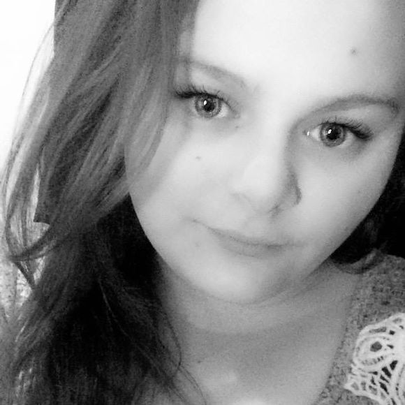 Meet your Posher, Hannah - Picture 1 of 1